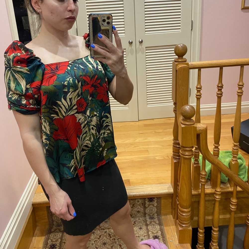 Zara dressy top. Excellent condition.